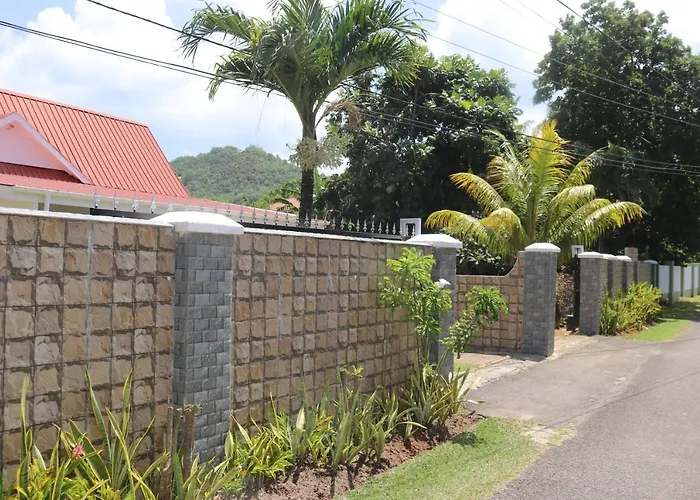 Chez Augustine Apartman Baie Lazare (Mahe)